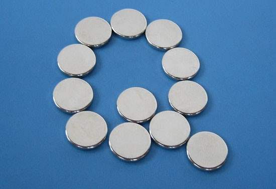 Super Powerful Magnetic Small Round Disc Neodymium Magnet for Generator -  China Rare Earth Magnets, Permanent Magnet