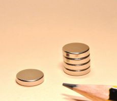 N52 Circular Disc Magnet NdFeB D9x2